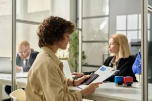 مقابلة تأشيرة شنغن: أكثر الأسئلة شيوعًا وكيف تستعد لها؟
